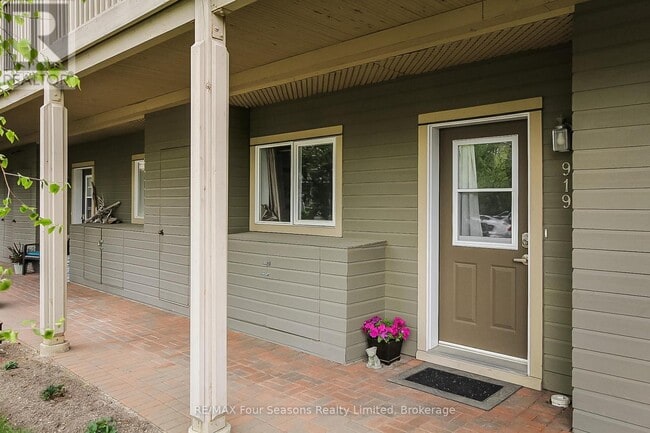 Building Photo - 919 Cedar Pointe Ct