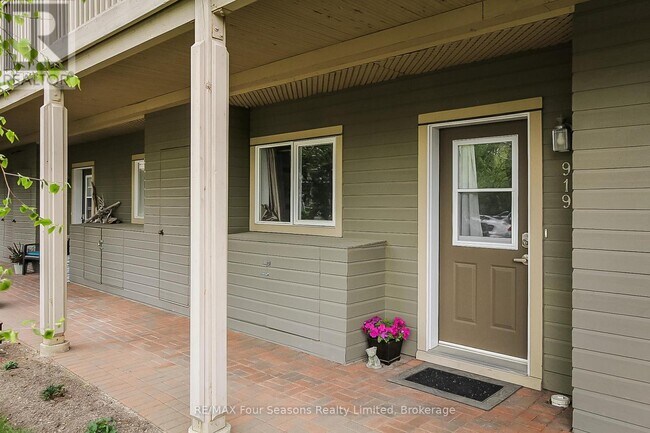 Photo du bâtiment - 919 Cedar Pointe Ct