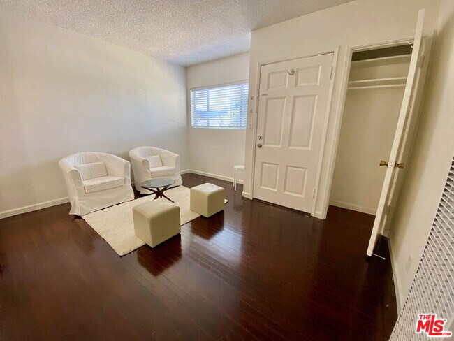 Foto del edificio - 11208 Pearl St