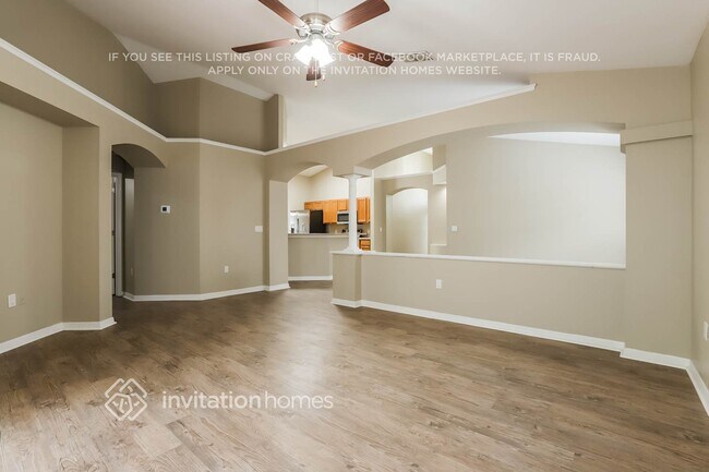Building Photo - 2502 Clareside Dr