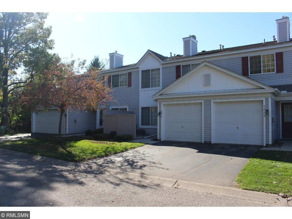 Luxury townhome is immaculately maintained and inviting. Welcome home! - 4415 Naper Bay