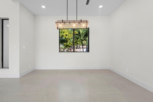 Foto del edificio - 621 NW 42nd Ave