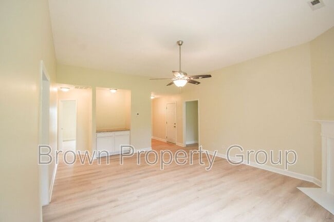 Building Photo - 276 Strike Eagle Dr