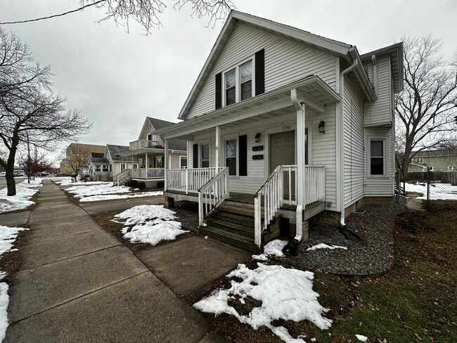Building Photo - 1350 Cherry St