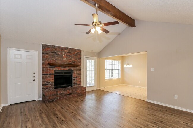 Foto del edificio - 217 Tanglewood St