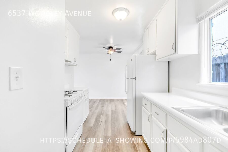 Foto principal - 6537 Woodley Ave