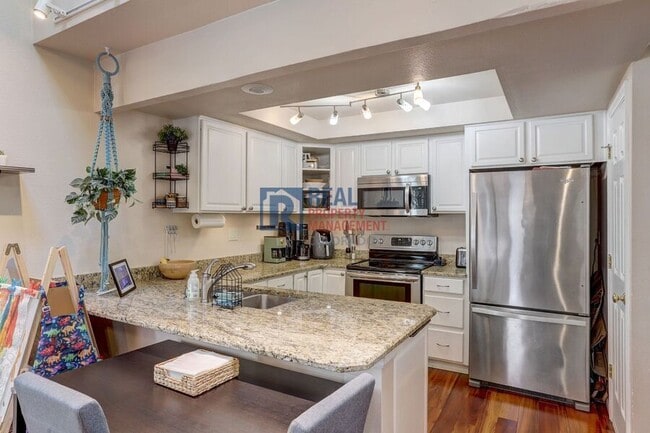 Building Photo - 2685 S Dayton Way