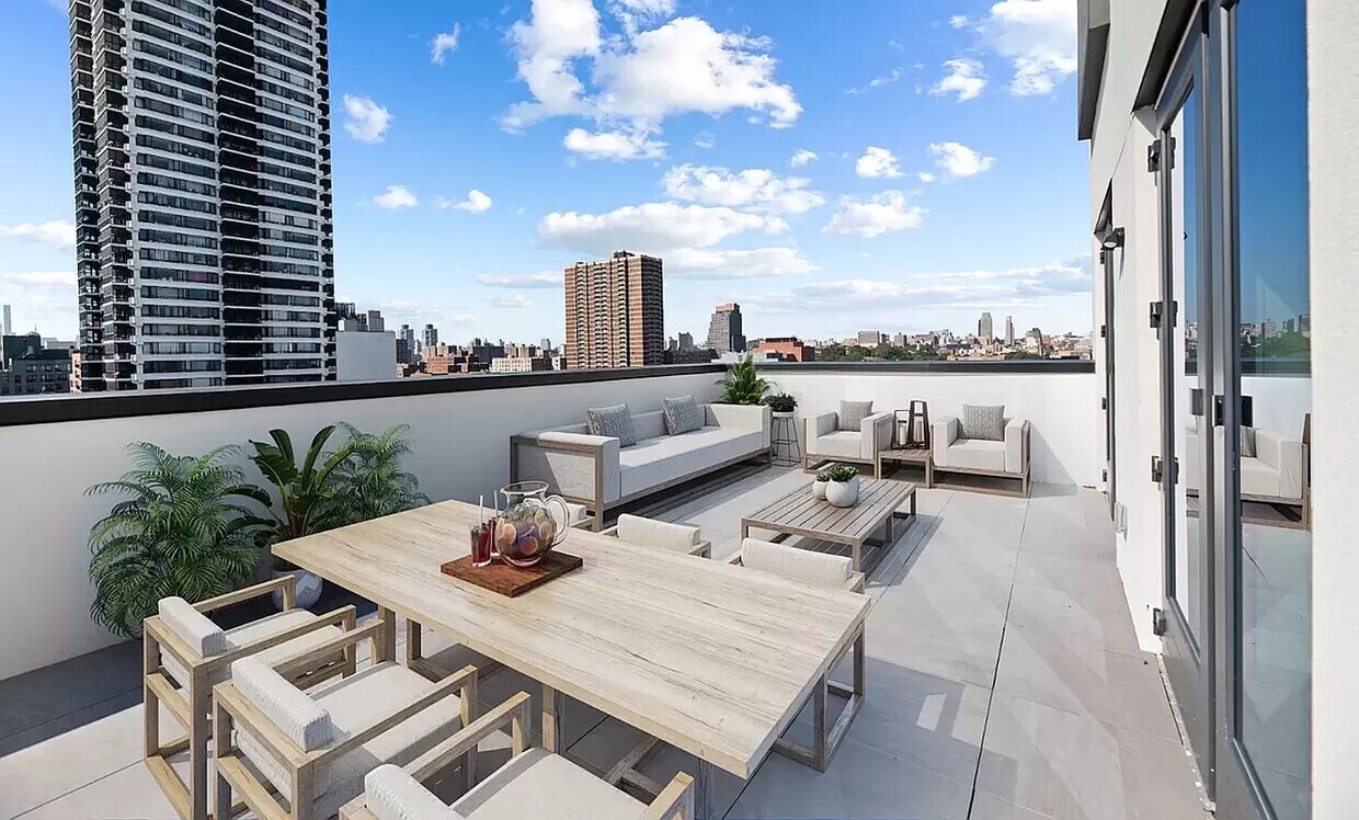 Foto principal - 215 East 124th Street