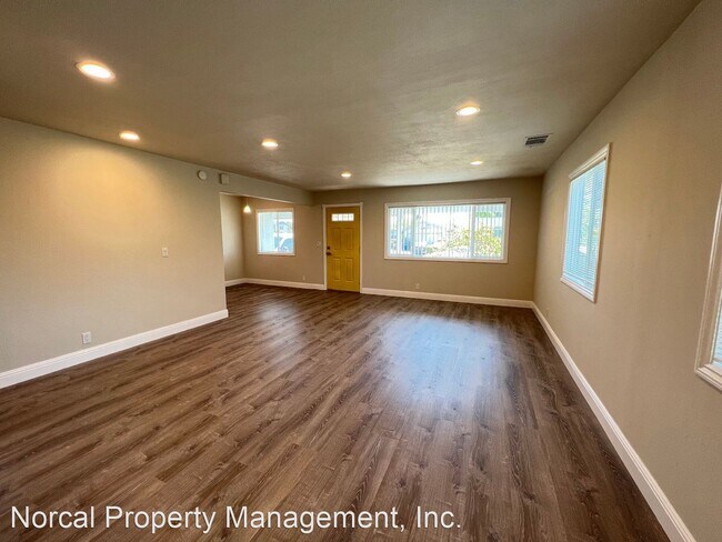 Foto del edificio - 3 br, 2 bath House - 4615 Armour Dr