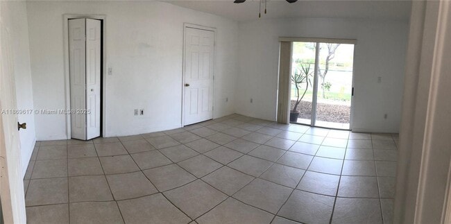Foto del edificio - 5795 NW 109th Ave