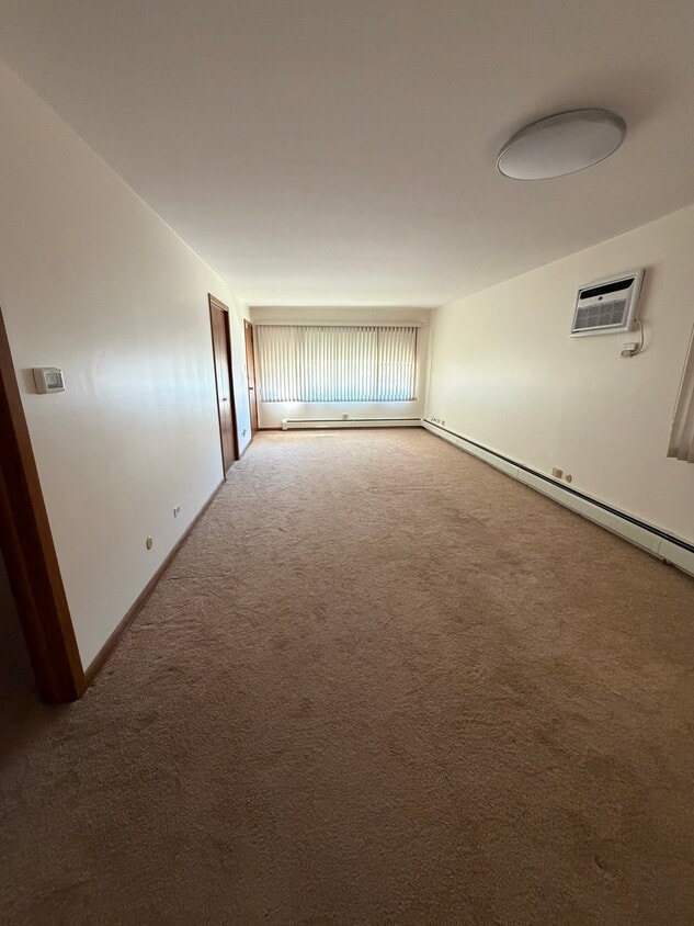 Photo - 6614 W Devon Ave (Chicago, IL)
