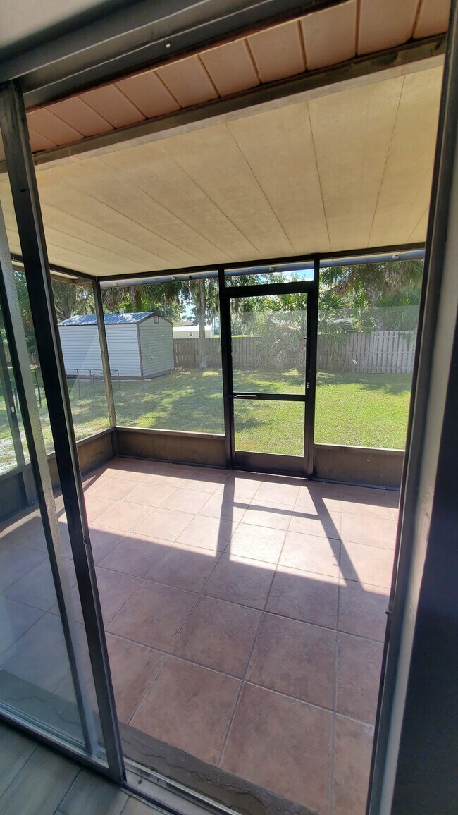 Foto del edificio - 1711 Lakewood Ave