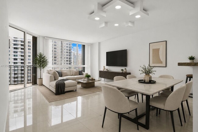 Building Photo - 520 Brickell Key Dr