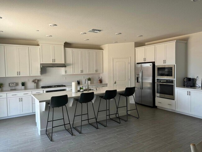 Building Photo - 6041 Oberlander Dr