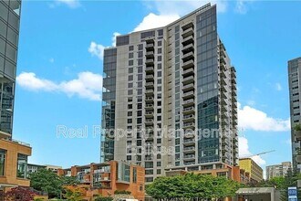 Building Photo - 10650 NE 9th Pl