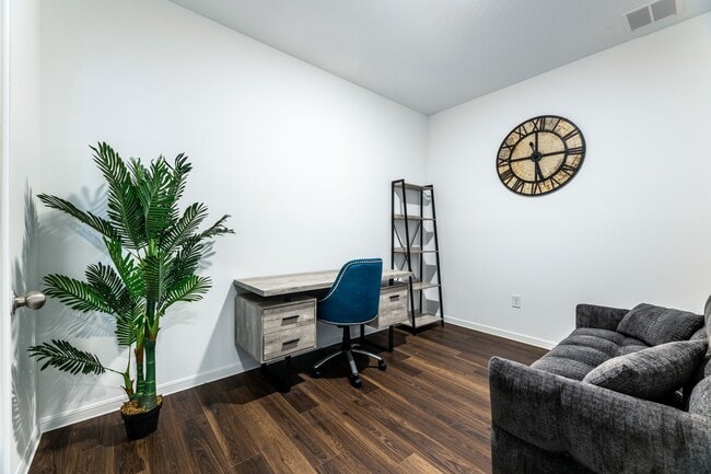 Foto del edificio - 16745 Oak Bough Dr