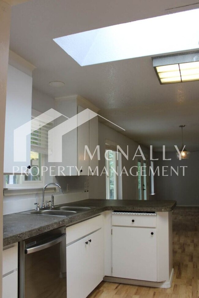 Foto del edificio - 13715 100th Ave NW