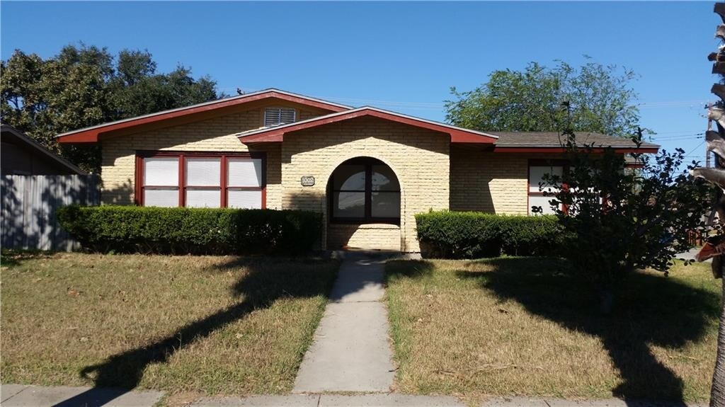 Primary Photo - 1002 Carmel Pkwy