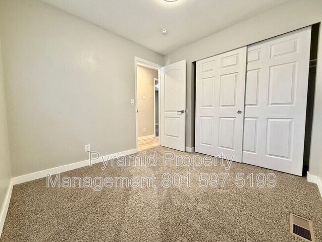 Foto del edificio - 680 E Malibu Dr