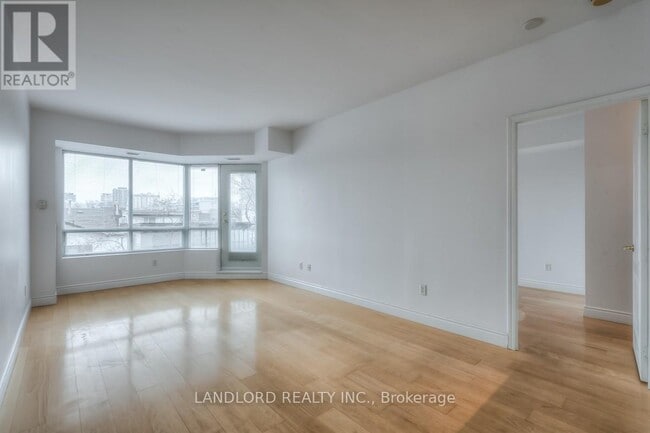 Building Photo - 77 McMurrich St