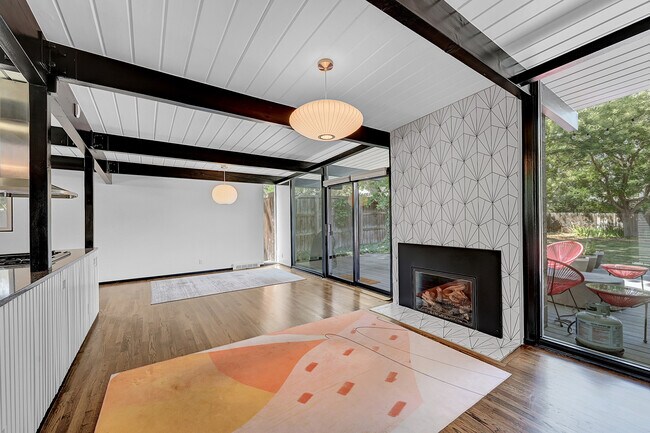Building Photo - Krisana Park 3 Bedroom Home