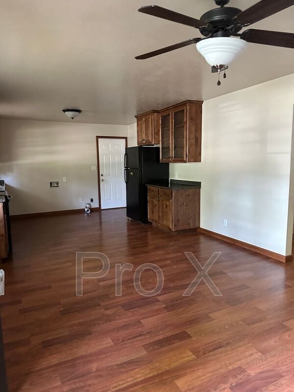 Building Photo - 601-607 Meadowmere