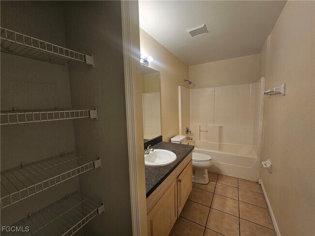 Foto del edificio - 4642 26th St SW
