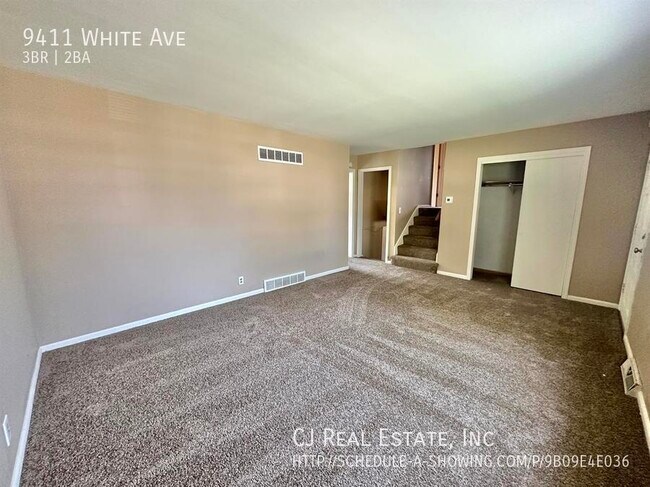 Foto del edificio - 9411 White Ave
