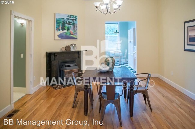 Building Photo - 2 br, 2.5 bath House - 2141 NW Everett Street