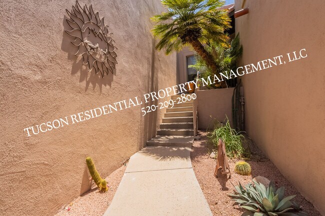 Building Photo - 9876 N Ridge Shadow Pl