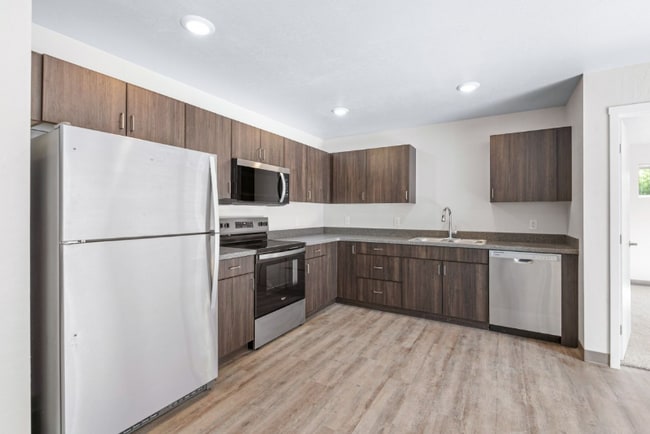 Building Photo - 352 Deschane Ave