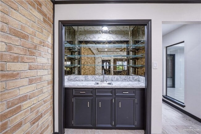 Foto del edificio - 21 Toronto Ave