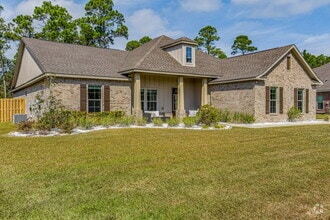 Building Photo - 1385 Lombardy Dr