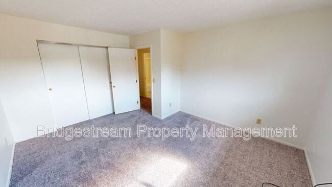 Foto del edificio - 1181 Redbluff Dr