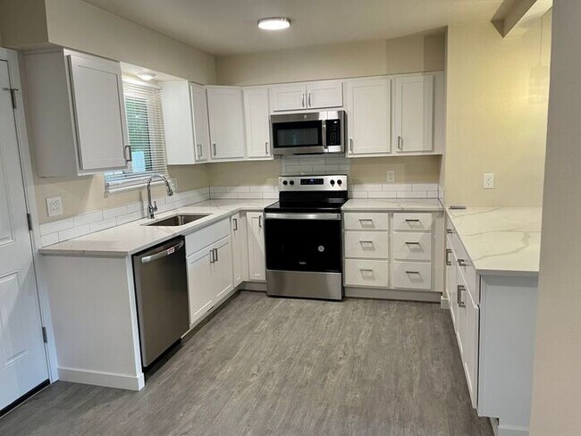 Foto del edificio - Newly Remodeled 2 Bed 1 Bath Home
