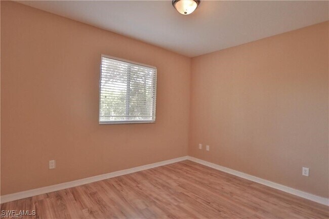 Foto del edificio - 10240 Olivewood Way
