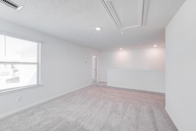 Foto del edificio - 9307 Central Pl