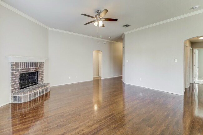 Foto del edificio - 903 Grouse Rd