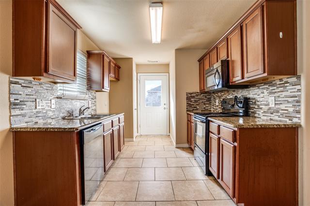 Building Photo - 811 E College St