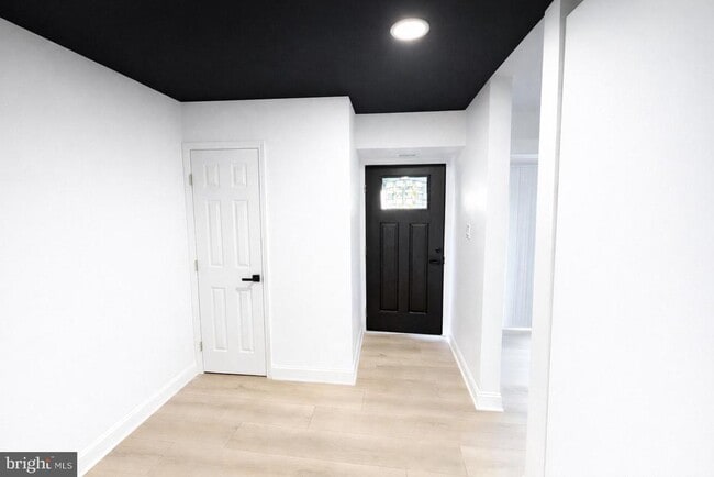 Foto del edificio - 10811 Violet Ct