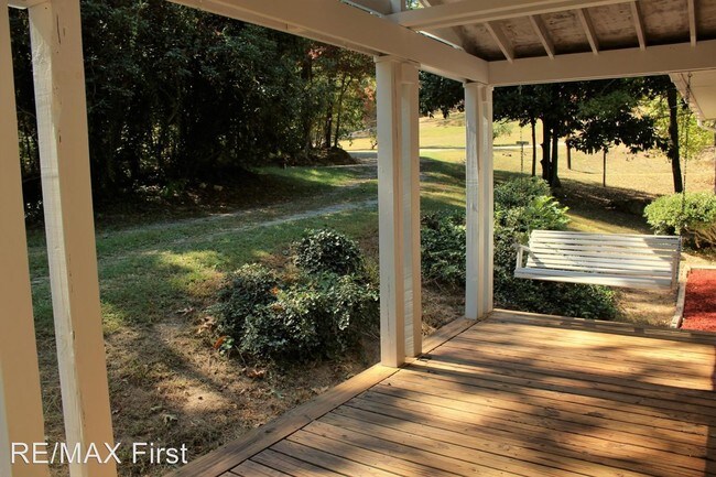 Building Photo - 2 br, 2 bath House - 203 Tall Pine Circle