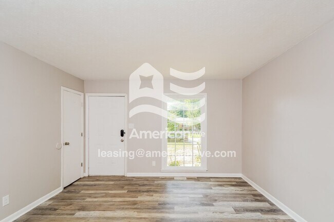 Building Photo - 2607 Sedgefield Dr