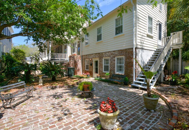 Foto del edificio - Beautiful South of Broad Carriage House