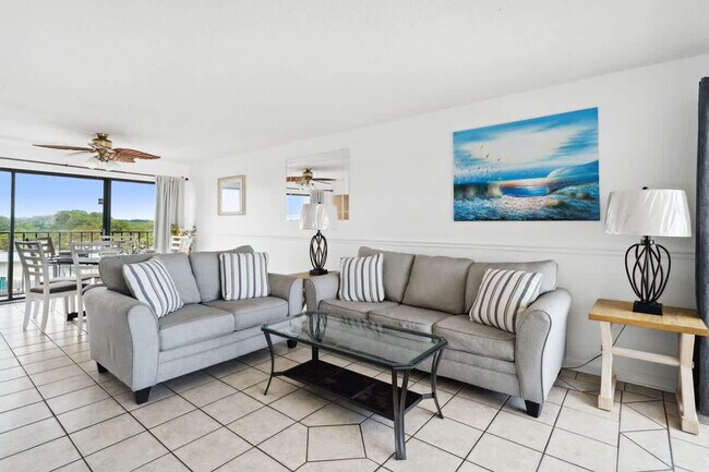 Foto del edificio - 8815 Thomas Dr