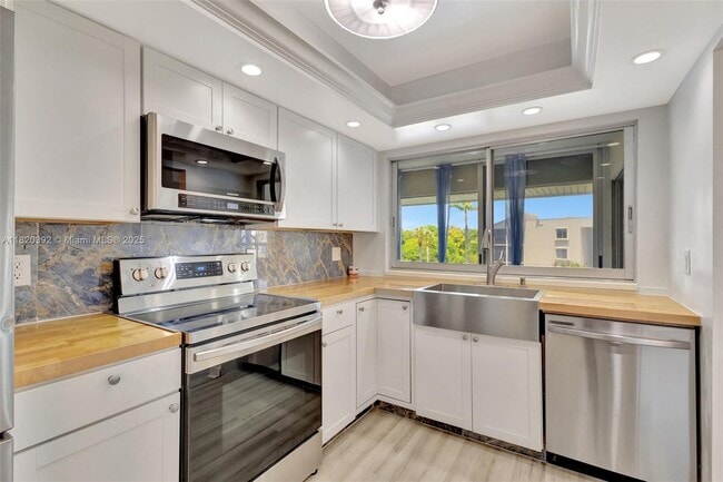 Building Photo - 5540 Tamberlane Cir