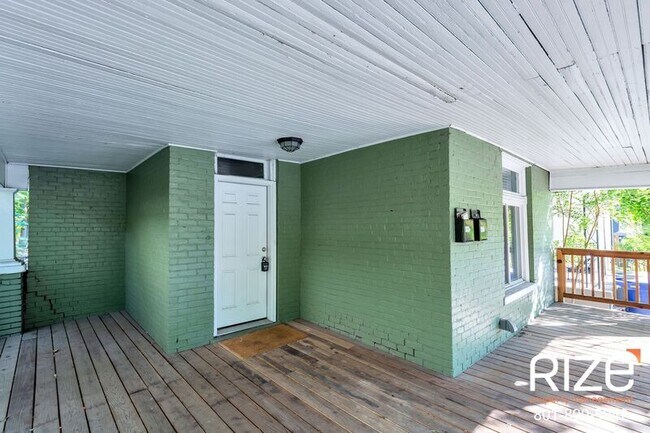 Building Photo - 1107 S 700 E