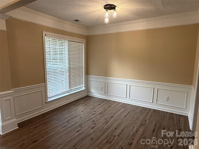 Foto del edificio - 7501 Lady Bank Dr