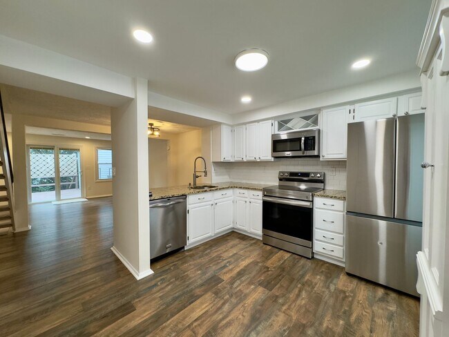 Photo - Charming 2 Bedroom/1.5 Bathroom End-Row To... Townhome