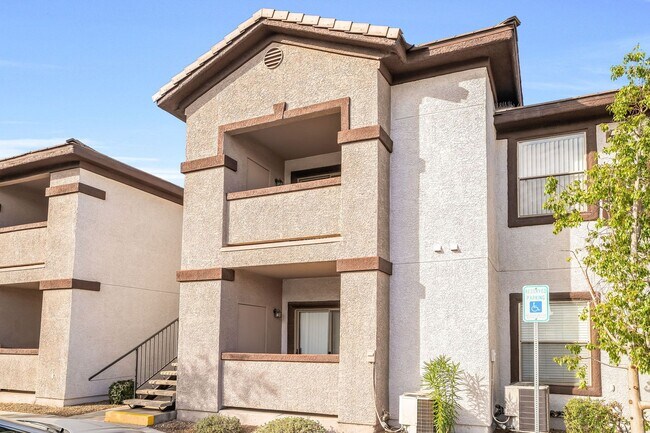 Building Photo - Charming & Bright 1-Bedroom Condo with Community Pool!