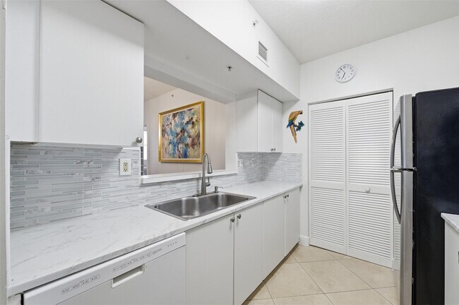 Foto del edificio - 3020 NE 32nd Ave